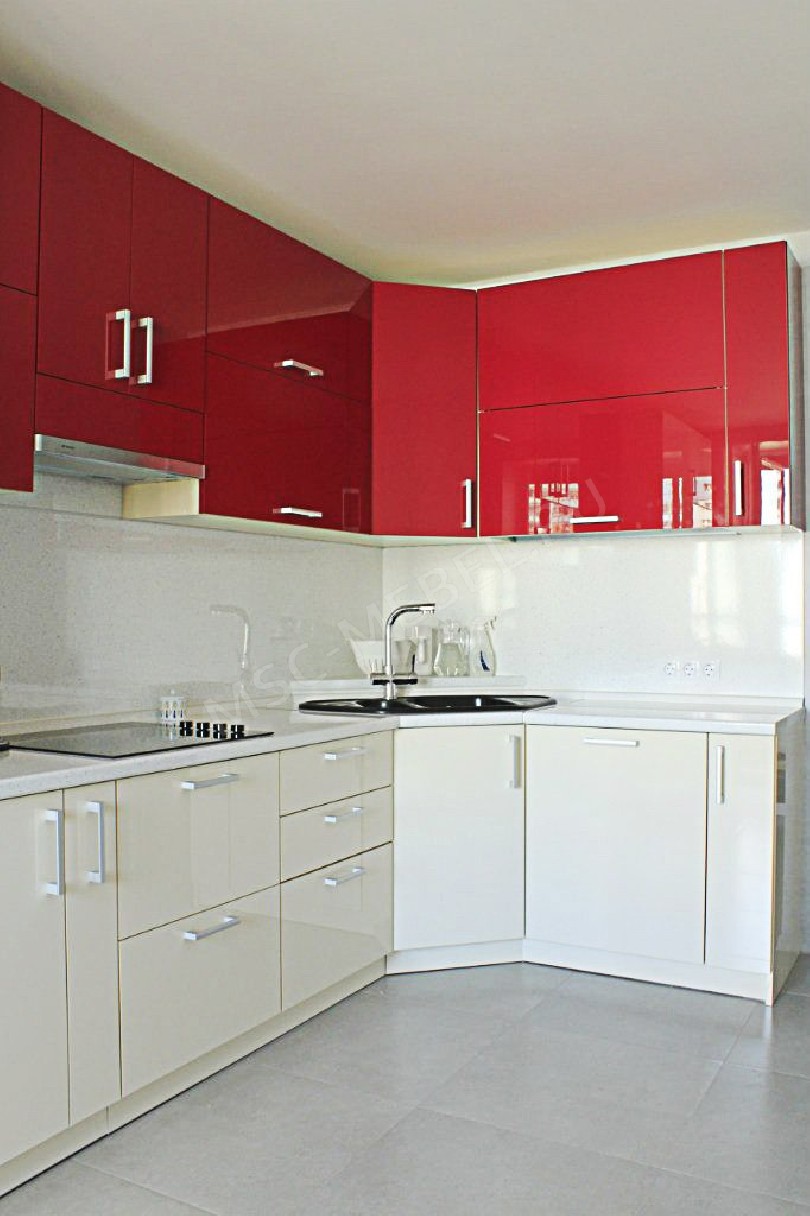 Угловая кухня Блеск арт.4 – красный верх, белый низ