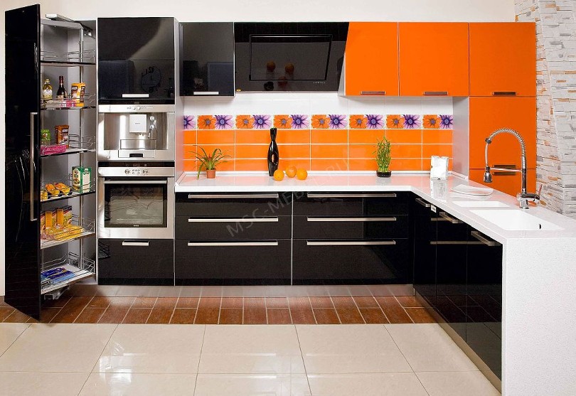 Фото Угловая кухня Ареал с большими шкафами